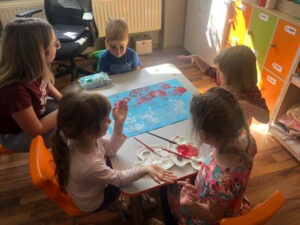 Dzień flagi w przedszkolu Sowia 5