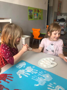 Dzień flagi w przedszkolu Sowia 5