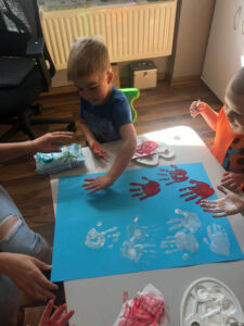 Dzień flagi w przedszkolu Sowia 5